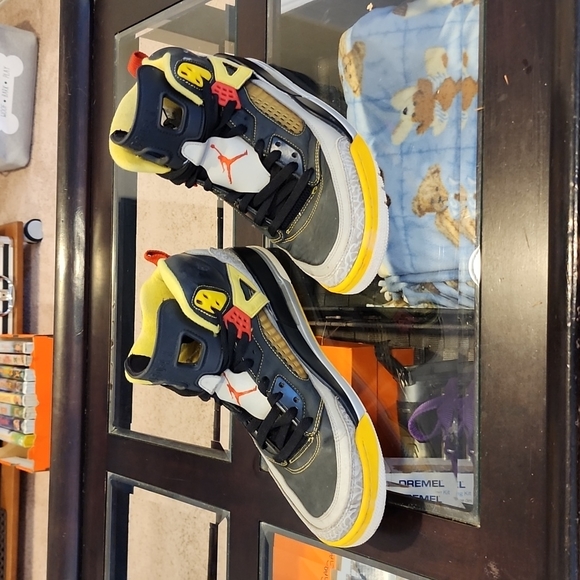 Air Jordan Spizike - Picture 2 of 4
